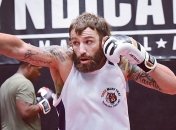 Фанаты оскорбляют семью бойца Кьезы из-за его иска к Макгрегору