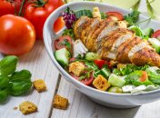 ТОП-5 лучших салатов из курицы по версии SMAK.UA