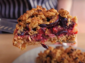 Вівсяний пиріг готується швидко та дуже просто