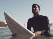 Если вы ждали знак, то вот он: слепой серфер осуществил свою мечту (Видео)