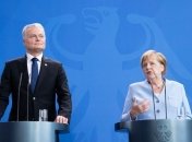 Меркель с президентом Литвы говорила о Минске и ДРСМД
