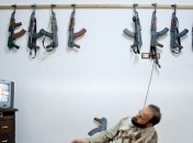 Херст превратит автомат Калашникова в произведение искусства