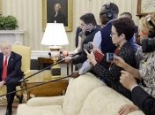 Не пускать в Белый дом: война Трампа с ведущими американскими СМИ достигла апогея