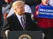 Трамп розповів, коли всі американці зможуть отримати вакцини від COVID-19