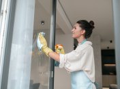 Чем отмыть окна и зеркала в доме