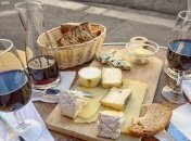 США могут ввести пошлины на сыр и вино из ЕС