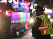 В США автомобиль въехал в толпу людей, смотревших парад