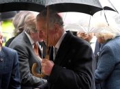 Оконфузился из-за коронавируса: принц Чарльз попал в неловкое положение (Видео)