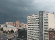 Київ накрило шквальним дощем і градом - відео стихії