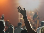 Онлайн-концерт за участю понад 100 виконавців зібрав $128 мільйонів для медиків