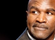 Холифилд завершает карьеру из-за братьев Кличко