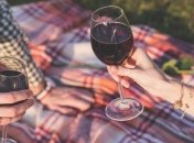 Исследование: могут ли два бокала вина помочь продлить жизнь человеку