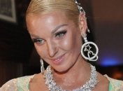 Анастасию Волочкову обсмеяли из-за сомнительного наряда