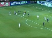 Футболист обнял арбитра после назначения пенальти (Видео)