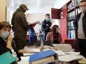 В Киеве в Центре Довженко проходит обыск