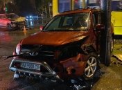 Після ДТП на Виноградарі в Києві авто відкинуло прямо на підлітка: фото і відео з місця