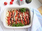 Запіканка з баклажанів у духовці - це чудова альтернатива висококалорійному білку з м'яса