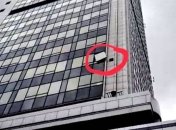 Из окна Апелляционного суда вылетели тысячи дел: видео 