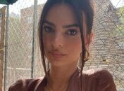 Над зоной бикини: Эмили Ратаковски похвасталась новой татуировкой