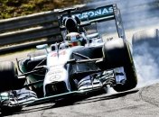 Возгорание болида Льюиса Хэмилтона произошло из-за утечки топлива