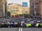 Сотні тисяч мусульман моляться одночасно