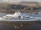 Длина яхты превышает 140 метров