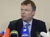 Хуг: В Минске вопрос об отведении вооружения еще не решен