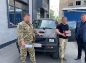 Favbet Foundation передав ЗСУ черговий позашляховик та тепловізори