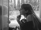 Светлана Тарабарова опубликовала нежный клип к песне "Падає сніг" (Видео)