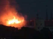 Почти шесть часов горит Рижский замок (Видео)