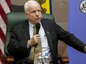 Маккейн возмущен тем, что США до сих пор не предоставили Украине оружие
