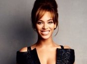 Милая Бейонсе показала свой обнаженный большой животик