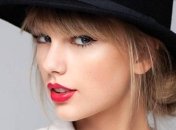 Тейлор Свифт рассталась с бойфрендом по телефону