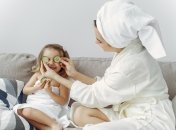 Із днем дочки! Барвисті відеопривітання та яскраві листівки зі святом