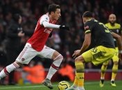 Остроумный розыгрыш штрафного - в обзоре матча Арсенал - Саутгемптон (Видео)