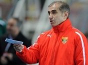 Соперник сборной Украины остался без тренера