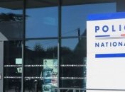 Вблизи Парижа мужчина с ножом жестоко расправился с полицейской - нападавшего застрелили