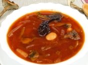 Удивительный постный борщ с вяленой грушей