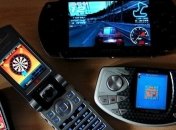 В США и Англии в мобильные игры играют за рулем, в театре и церкви