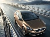 Volvo показал в Париже конкурента BMW X1 (Фото)