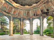 Увядающая красота: фотопроект о разрушающихся зданиях Абхазии (Фото) 