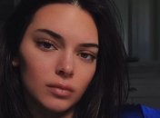 Кендалл Дженнер обескуражила поклонников соблазнительными снимками 