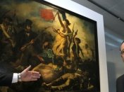 Картина Эжена Делакруа была очищена от хулиганской надписи