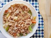 Як приготувати салат з тунцем