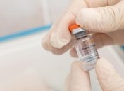 В Украину доставили полмиллиона доз вакцины CoronaVac: что известно о китайском лекарстве