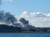 В Стамбуле вспыхнул сильный пожар в больнице, гремят взрывы (видео)