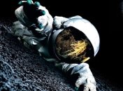 Ученые рассказали, что больше всего угрожает космонавту в космосе