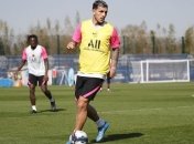 Футболист ПСЖ забил гол рабоной с отрицательного угла - Неймар и Мбаппе наблюдали с открытым ртом (видео)