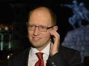 Активист заявляет, что Яценюк организовывает предвыборное турне