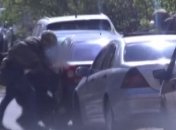 В Запорожье задержали экс-беркутовца на торговле оружием: видео спецоперации